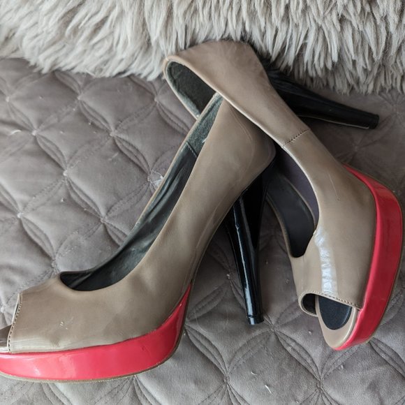 Madden Girl by Steve Madden peep toe high heeled shoes. Women Size 8. Olicia - Picture 2 of 9